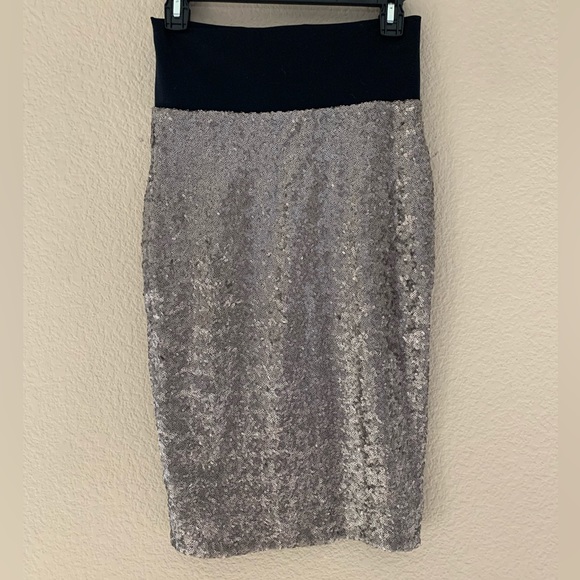 Bebe Sequins Penci Skirt - Picture 4 of 8